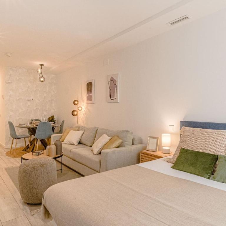 Housing El Rastro by SharingCo - Deluxe King Studio - 14