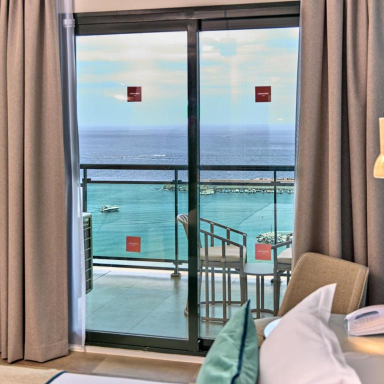 Leonardo Hotel Fuengirola Costa del Sol - Habitación Triple Deluxe con vistas al mar - 11