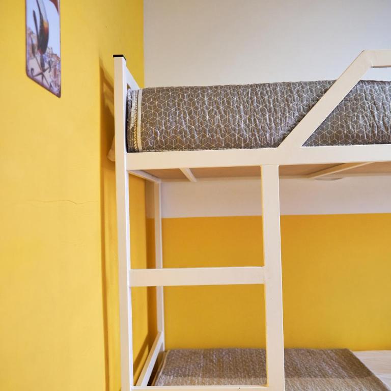 LOFT HOSTAL Group - Cama en habitación compartida mixta de 4 camas - 3