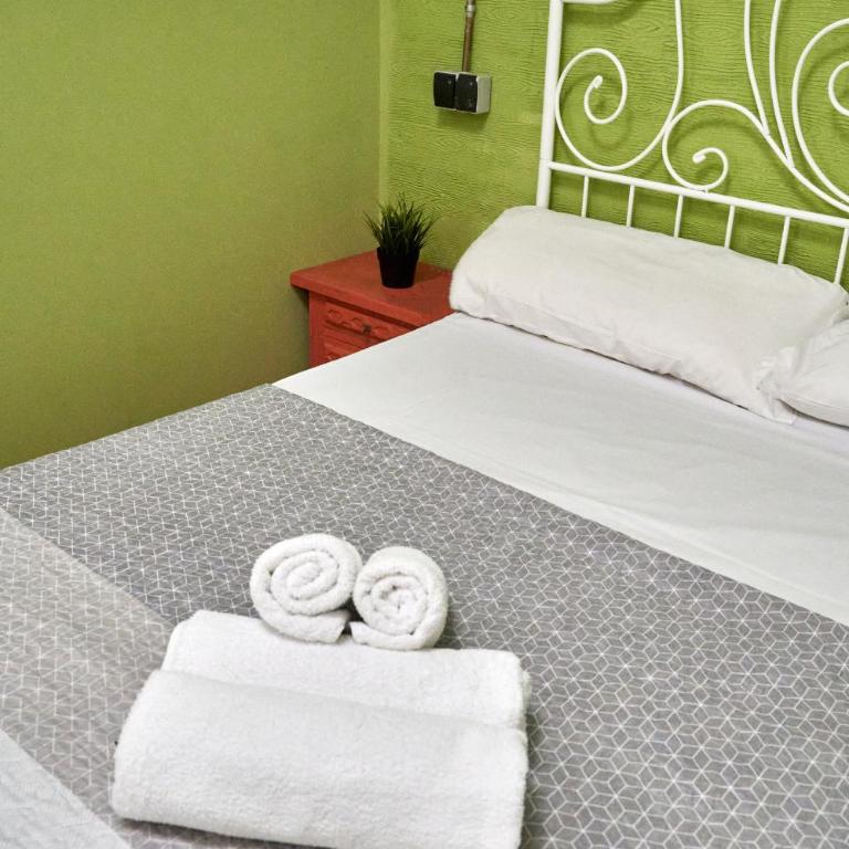 LOFT HOSTAL Group - Habitación Doble con baño privado - 6