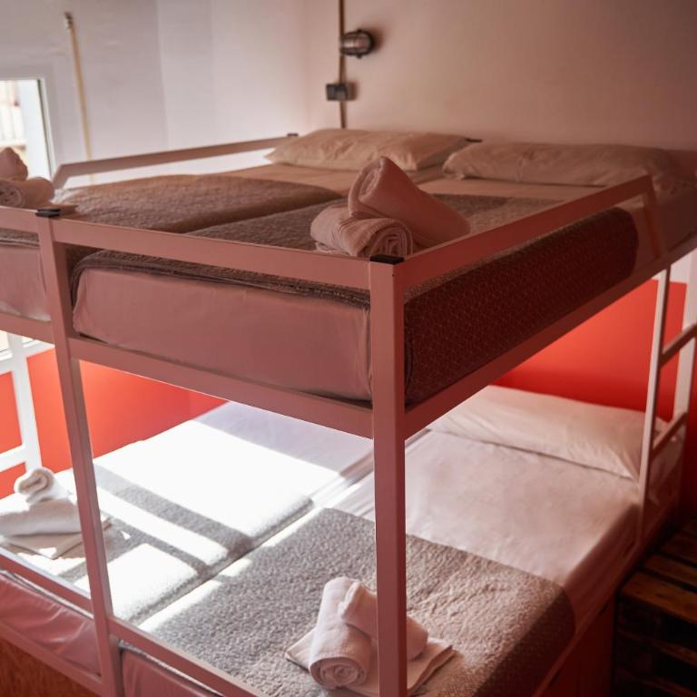 LOFT HOSTAL Group - Habitación Cuádruple con baño - 4