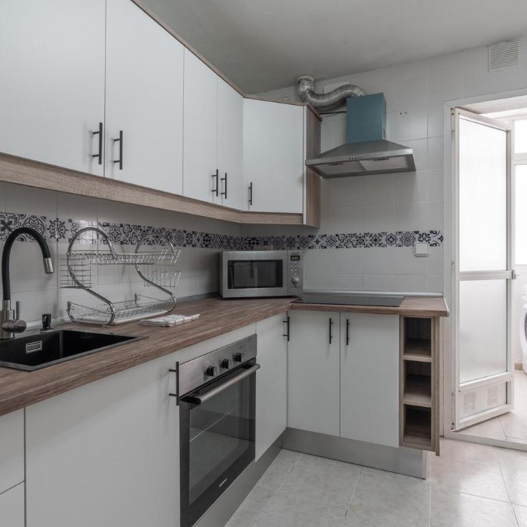 San Marcos Apartment - Three-Bedroom Apartment - 14
