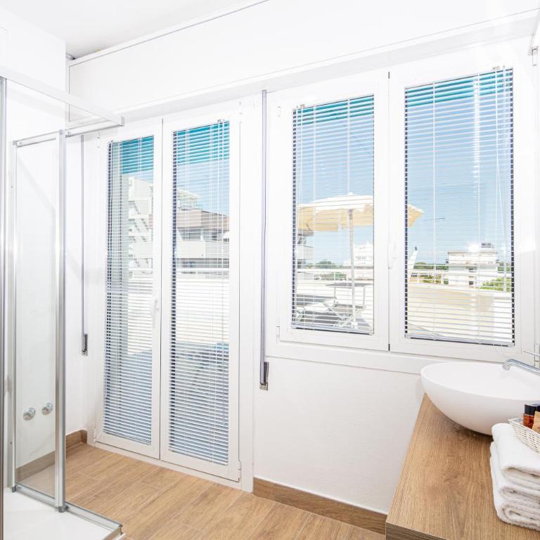 Hotel Condor - Suite con Terrazza e Vista Mare Parziale - 5