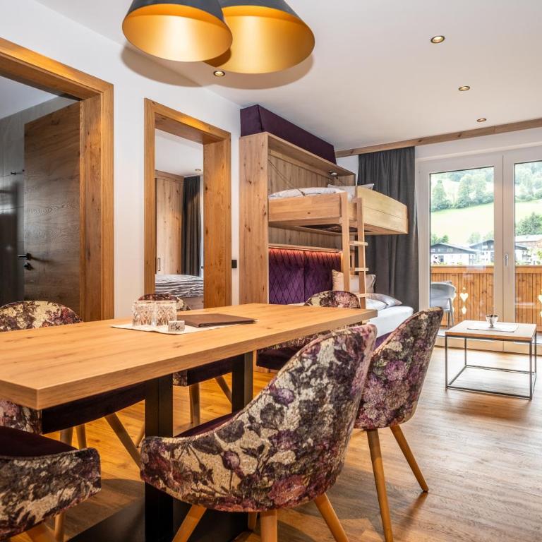 Dorfkrug Kaprun inklusive Summercard and in winter Tauern Spa Kaprun - Junior Suite mit Balkon - Nebengebäude - 3