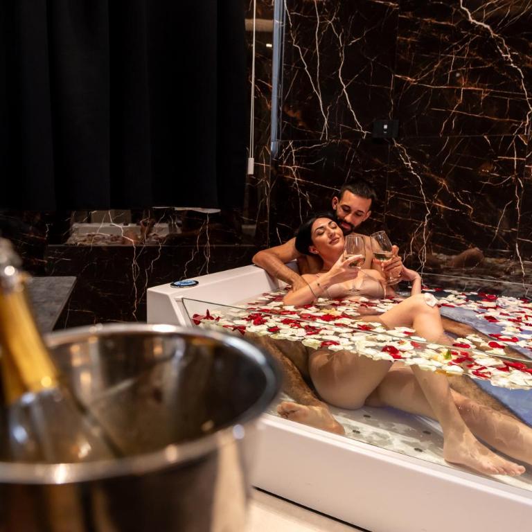 Nuar suite&spa - Camera Matrimoniale con Vasca Idromassaggio - 5