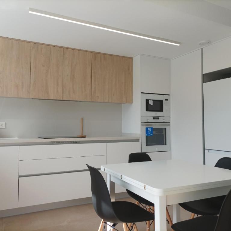 Residencial El Trenet 2C - Three-Bedroom Apartment - 16