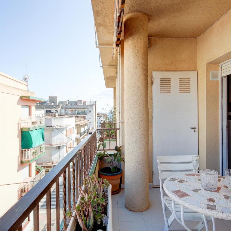 Francesc Macia Roses - Immo Barneda - Apartamento con terraza - 1