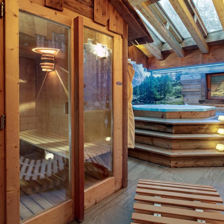 Chalet Matterhorn François - Central Alpine Chalet with Private SPA & Breakfast - Chalet Superior - 2