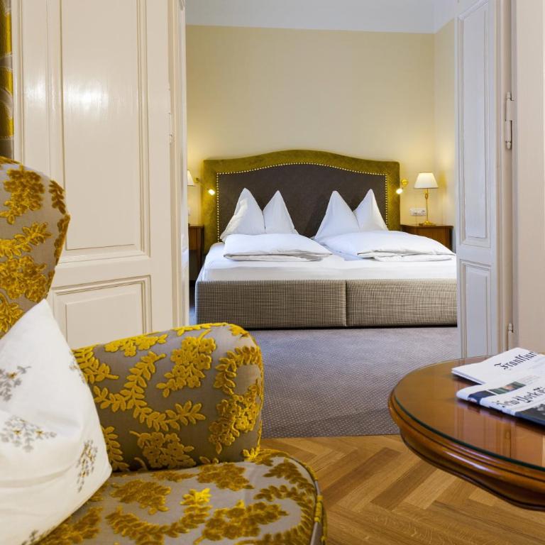 Parkhotel Graz - Traditional Luxury - Deluxe Doppelzimmer mit Blick auf den Innenhof - 4
