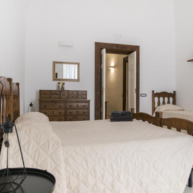 Palazzo Italia Apartments - Double Room with Balcony - 22