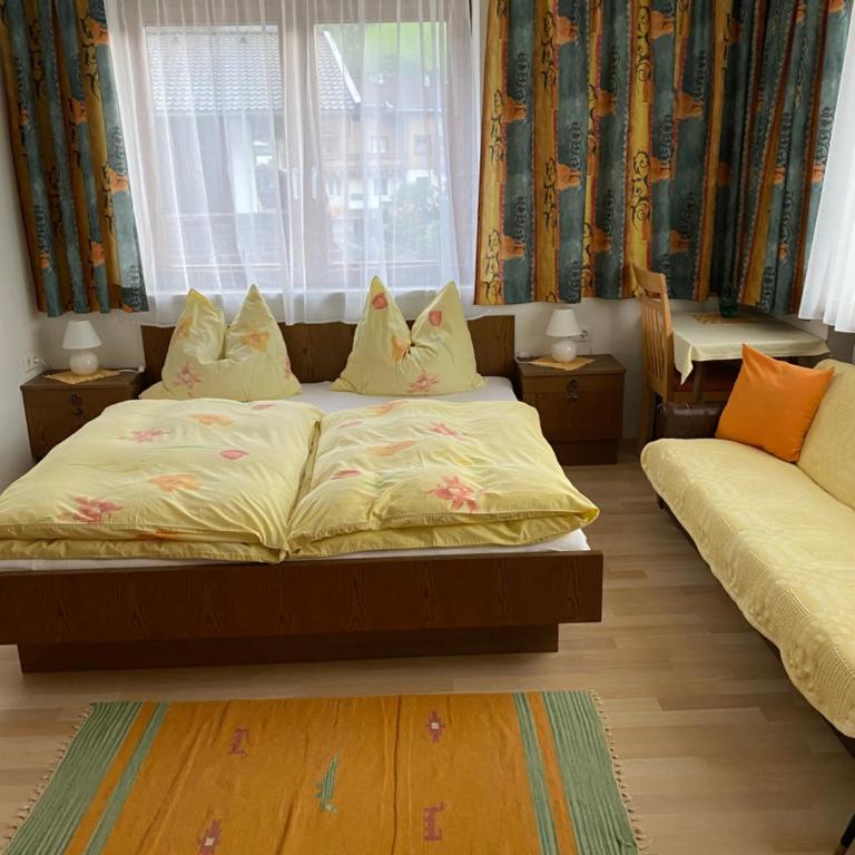 Gästehaus Hochwimmer - Doppelzimmer mit Balkon - 5