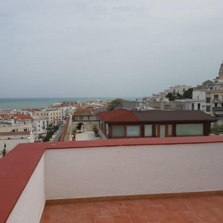 La Reggia del Corso - Three-Bedroom Apartment - 28