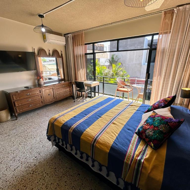 Casa de las Palmas Guest House - Double Room with Private Bathroom - 1
