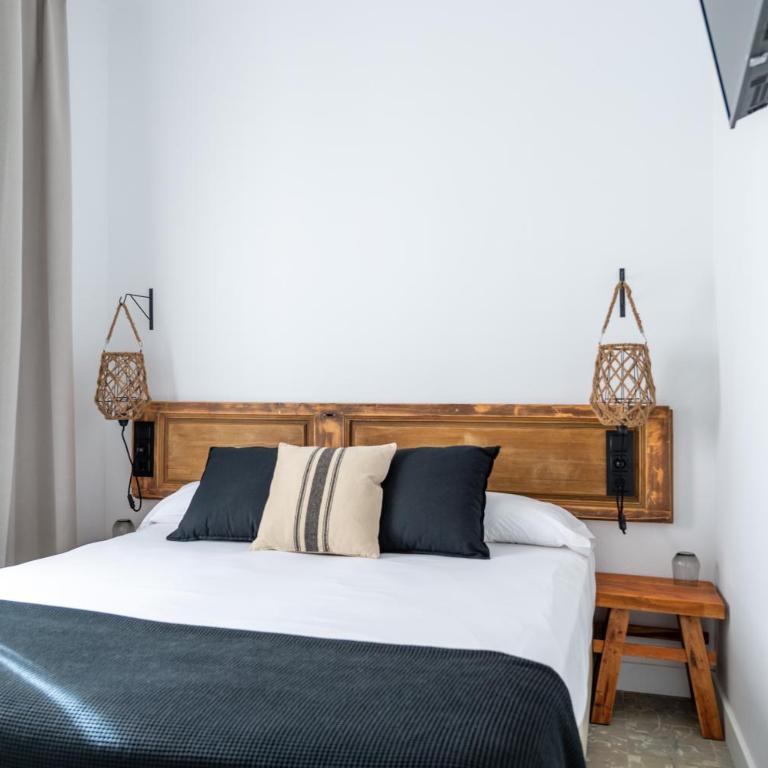 Hostal Boutique Es Menut - Habitación Doble Pequeña - 1 o 2 camas - 1