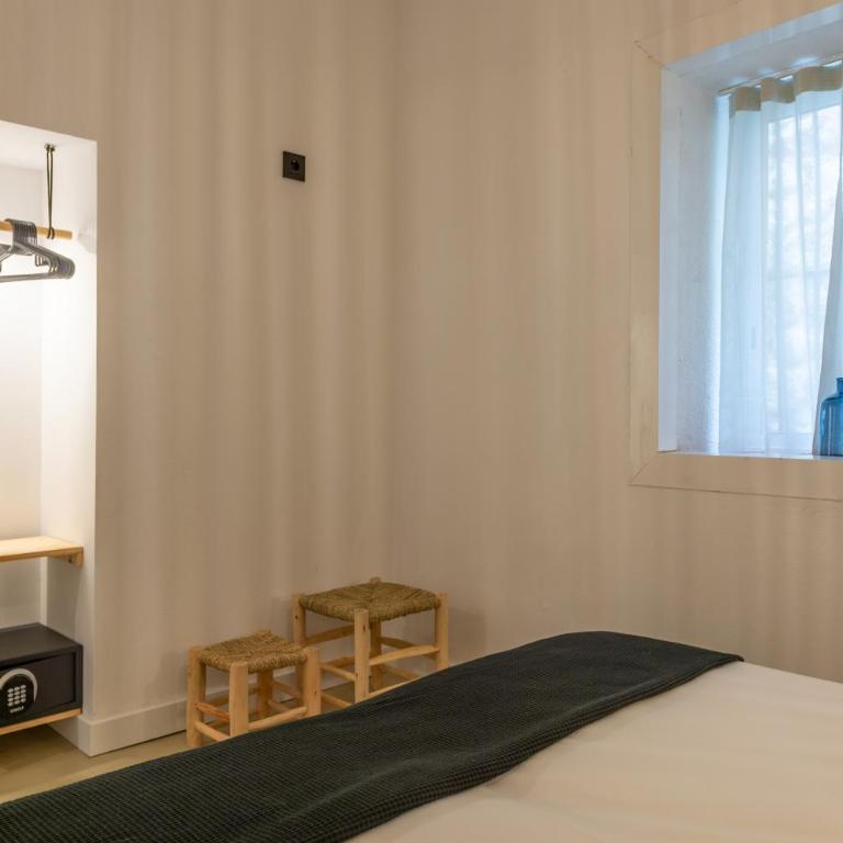 Hostal Boutique Es Menut - Habitación Cuádruple con balcón - 3