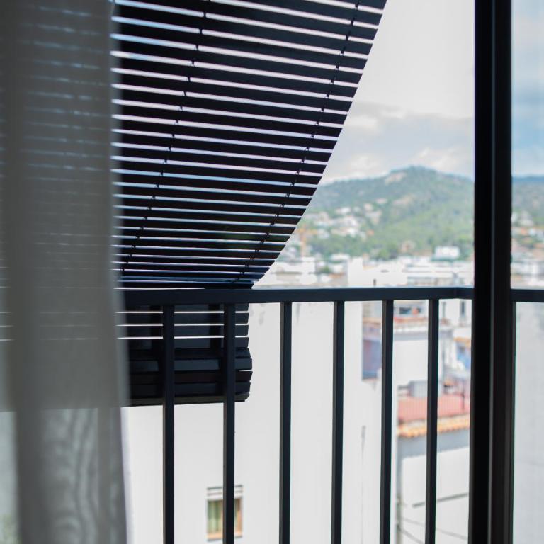 Hostal Boutique Es Menut - Habitación Doble con balcón - 1