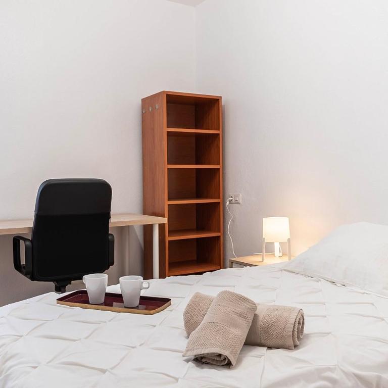Funcional y renovado apartamento en Iturrama - Apartment - 24