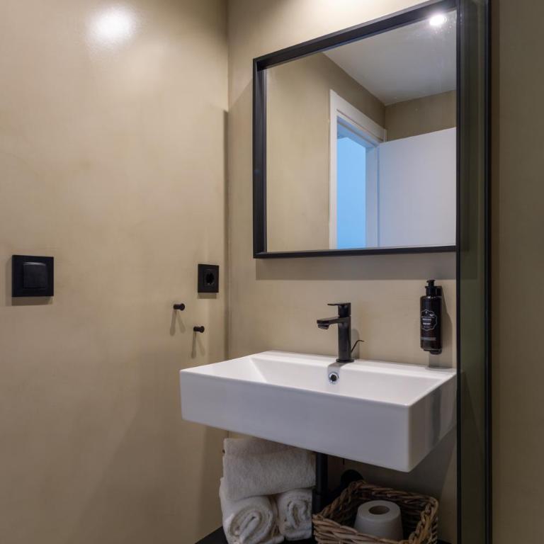 Hostal Boutique Es Menut - Habitación Doble Estándar - 7