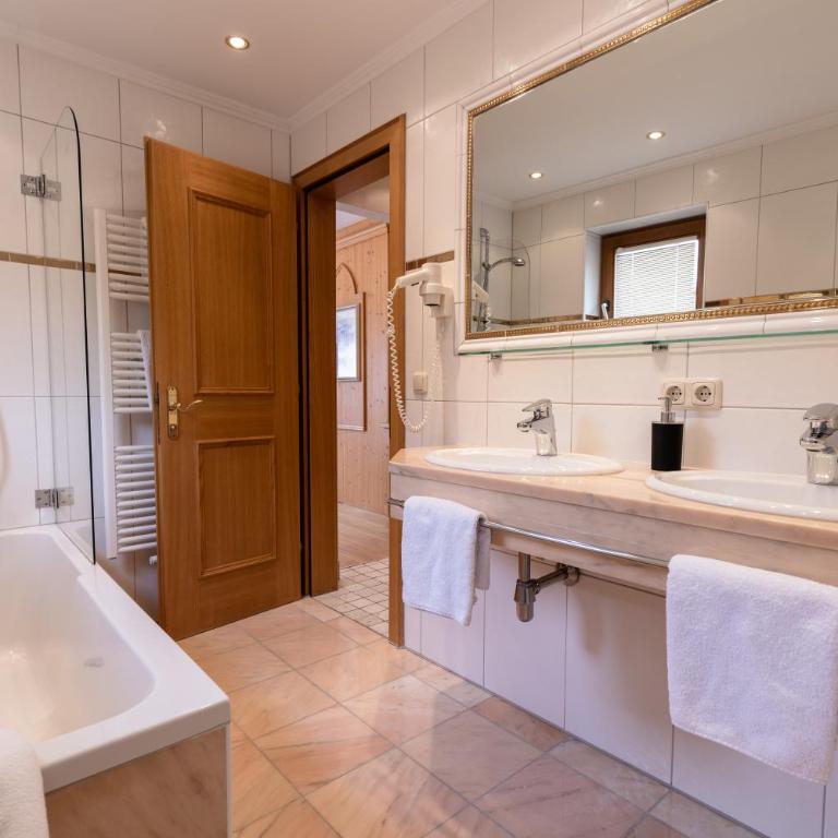 Hotel Schlosshof - Doppelzimmer - 4