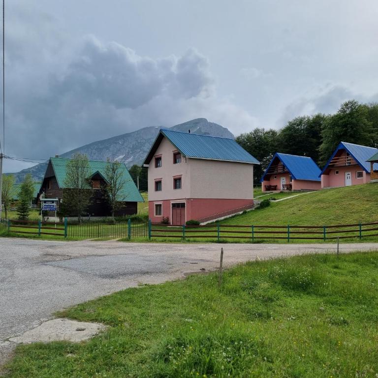 Bungalow in Mountain - Two-Bedroom Apartment - 11