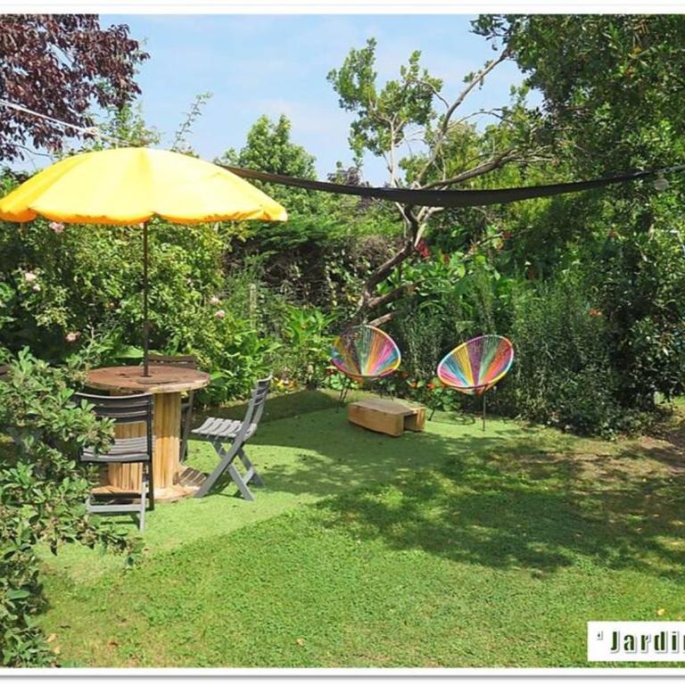 Villa de charme "La Maison Bleue" 4 étoiles Climatisation 12 pers - Villa - 25