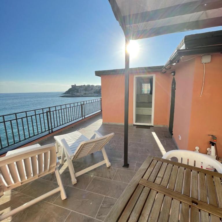 Comodissimo Gaslini e mare - Two-Bedroom Apartment - 32