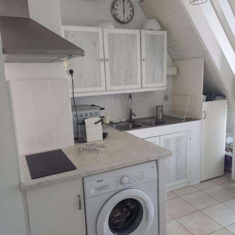 Studio mezzanine 32 m2 Port La Nouvelle Quartier des Lacs proche plage - Appartement 1 Chambre - 6