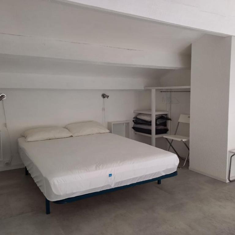 Studio mezzanine 32 m2 Port La Nouvelle Quartier des Lacs proche plage - Appartement 1 Chambre - 9