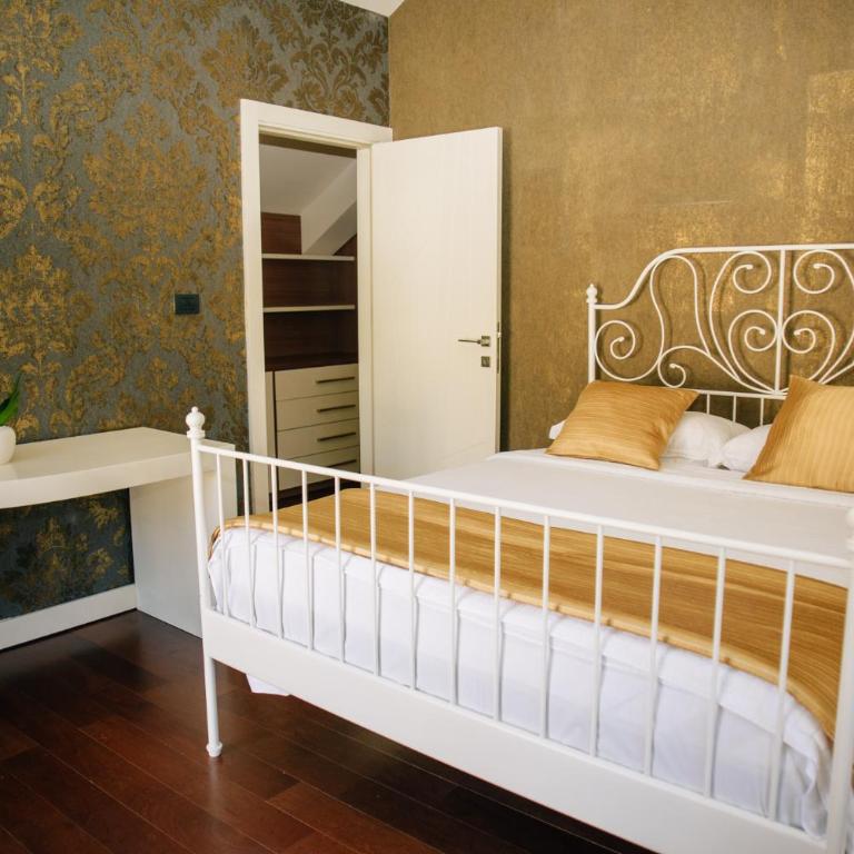 Filip Deluxe Rooms - Dvokrevetna Soba sa Bračnim Krevetom i Balkonom - 16