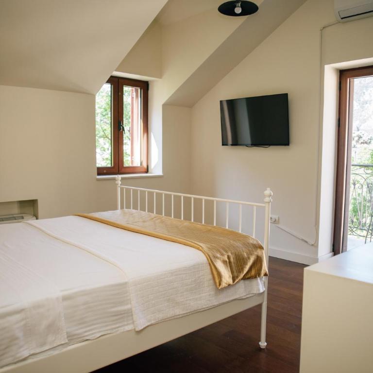 Filip Deluxe Rooms - Dvokrevetna Soba sa Bračnim Krevetom i Balkonom - 8