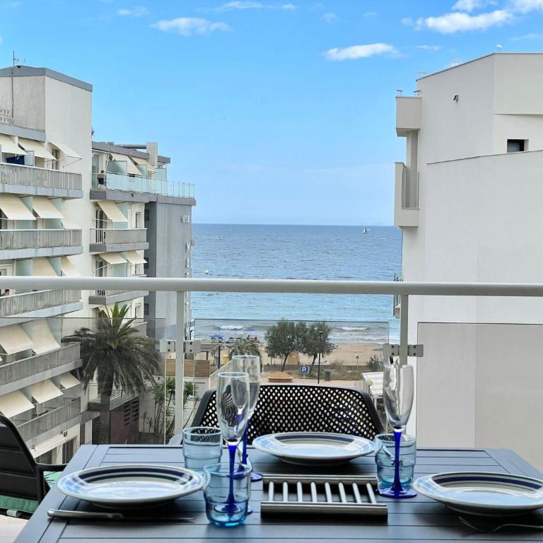Apartamento Thalassa frente al mar en Roses - Two-Bedroom Apartment - 1