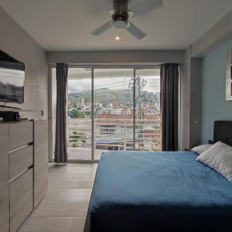 Design Studio Apartment with balcony and view in central and quiet area - Apartamento de 1 dormitorio - 1