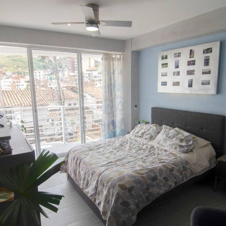 Design Studio Apartment with balcony and view in central and quiet area - Apartamento de 1 dormitorio - 3