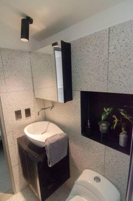 Design Studio Apartment with balcony and view in central and quiet area - Apartamento de 1 dormitorio - 6