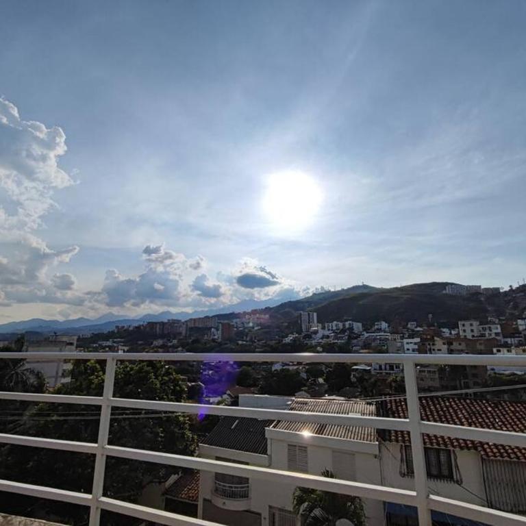 Design Studio Apartment with balcony and view in central and quiet area - Apartamento de 1 dormitorio - 8