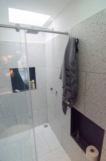 Design Studio Apartment with balcony and view in central and quiet area - Apartamento de 1 dormitorio - 12