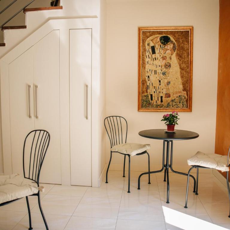Filip Deluxe Rooms - Dvokrevetna Soba sa Bračnim Krevetom i Sopstvenim Kupatilom - 4