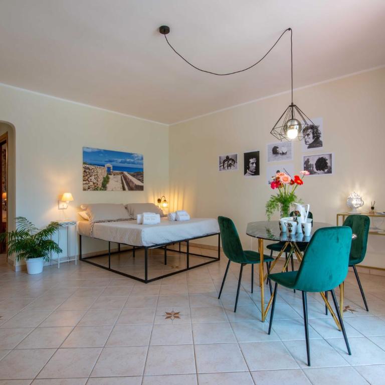 B&b Dea Teti - Camera Matrimoniale/Doppia con Letti Singoli con Bagno Privato - 2