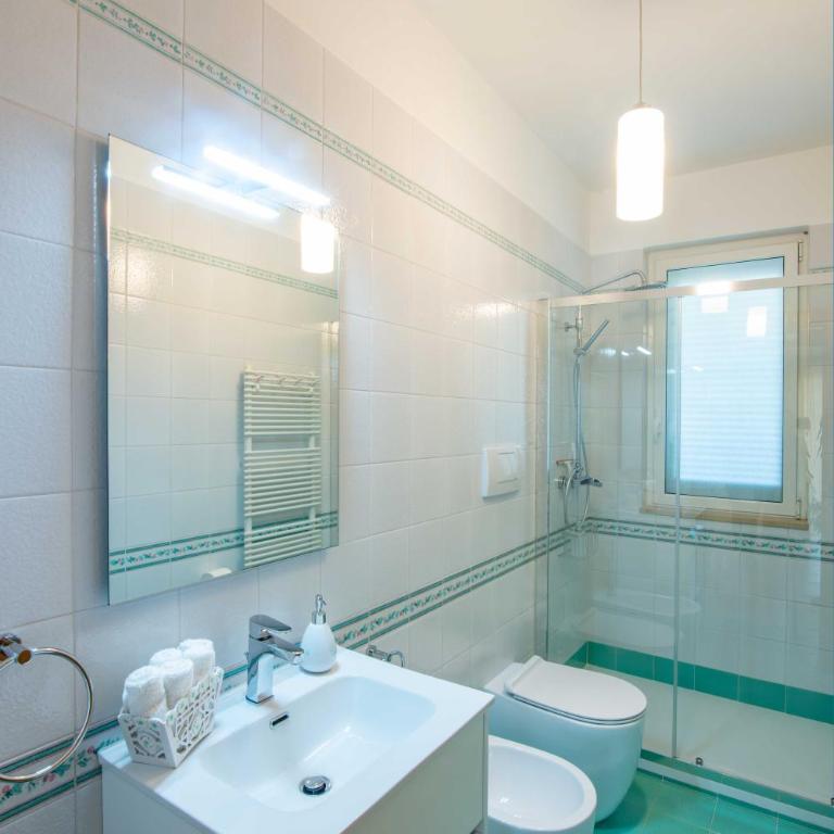 B&b Dea Teti - Camera Matrimoniale/Doppia con Letti Singoli con Bagno Privato - 8