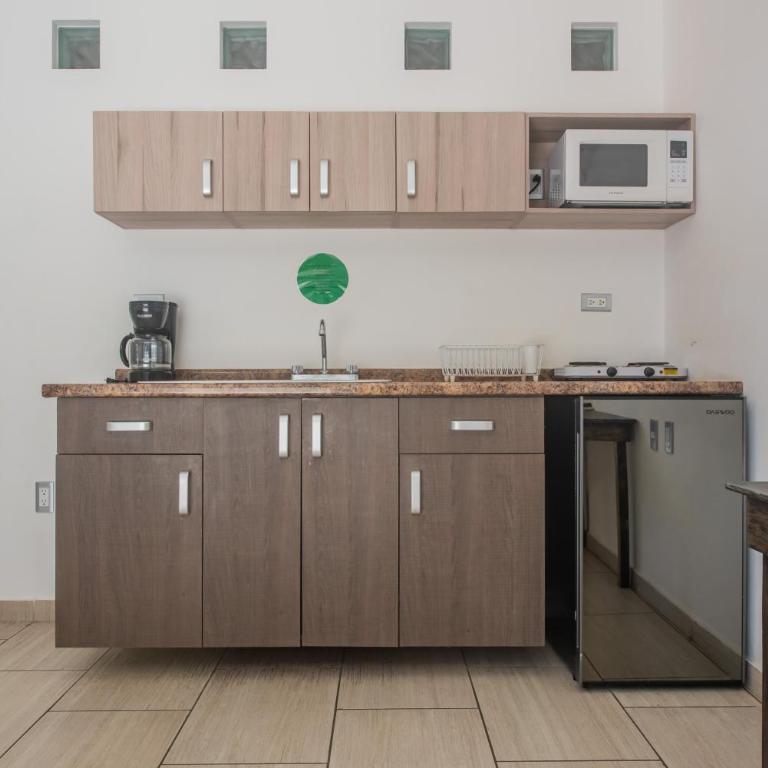 Iris Studios & Apartments - Studio with Garden View - 4