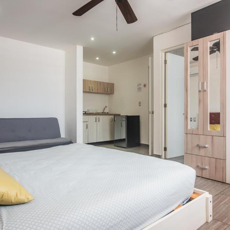 Iris Studios & Apartments - King Studio - 1
