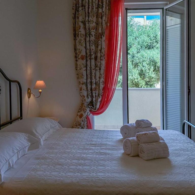 B&b Dea Teti - Camera Matrimoniale/Doppia con Letti Singoli con Bagno Privato - 3