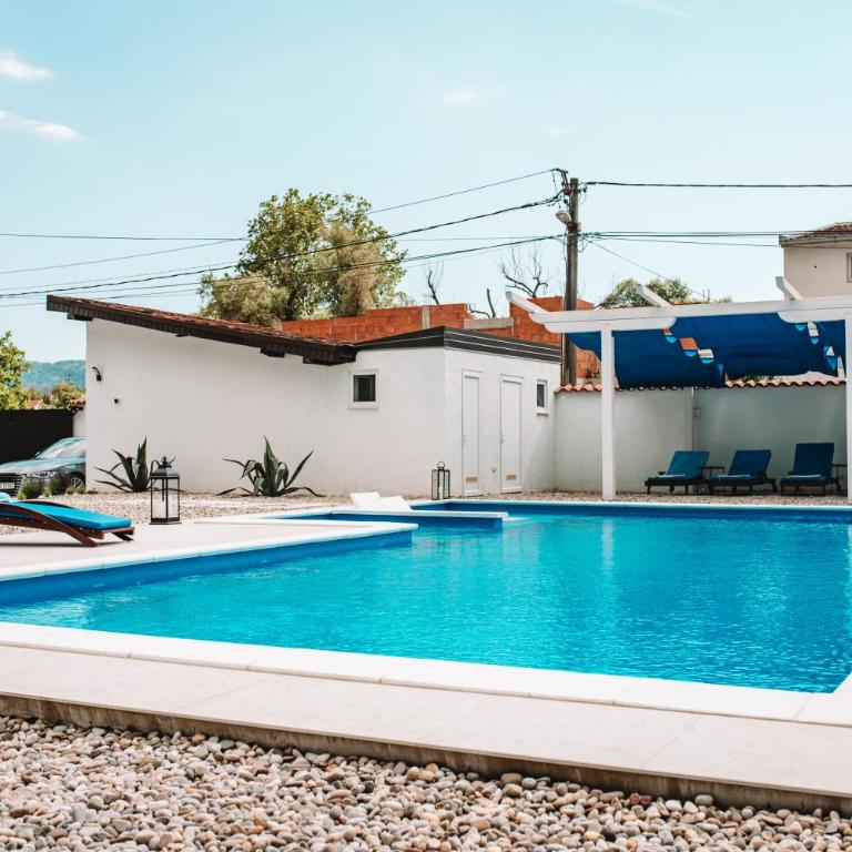 MaNe - Three-Bedroom Villa - 15