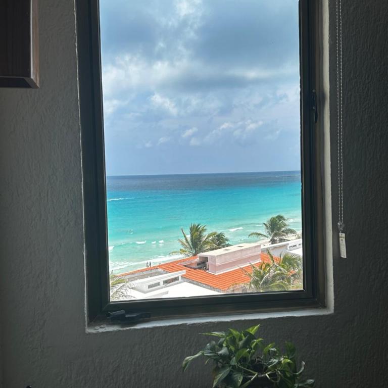 Solymar Cancún beachfront condos - King Studio - 8