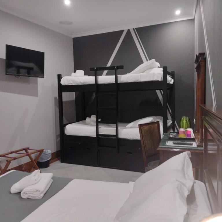 Hotel Baco - Habitación Familiar Cuádruple - 17