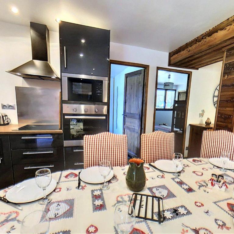 Chalet confortable 8-10 pers. près des pistes, terrasse, parking privé - Chalet 3 Chambres - 3