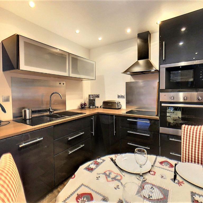 Chalet confortable 8-10 pers. près des pistes, terrasse, parking privé - Chalet 3 Chambres - 5
