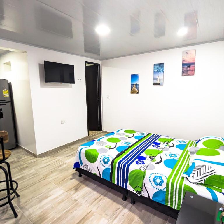 Apartaestudio para estrenar La Quinta - Estudio con vistas al jardín - 6