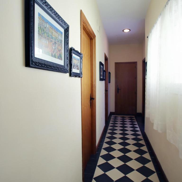 Málaga Lodge Guesthouse - Double Room with Shared Bathroom - 10