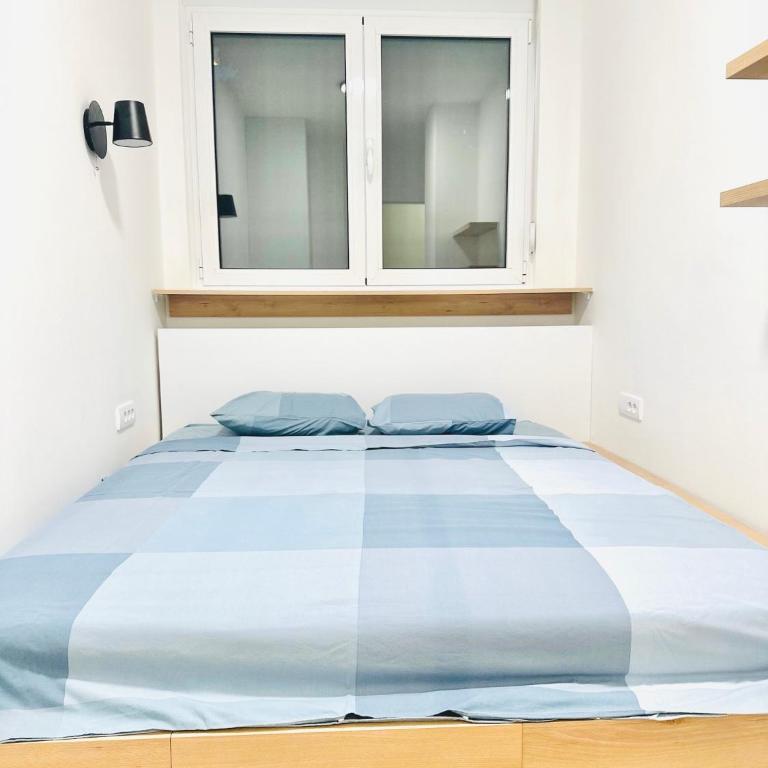 Angelo S - One-Bedroom Apartment - 13